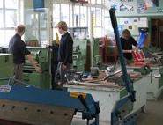 Steven and students in the workshop