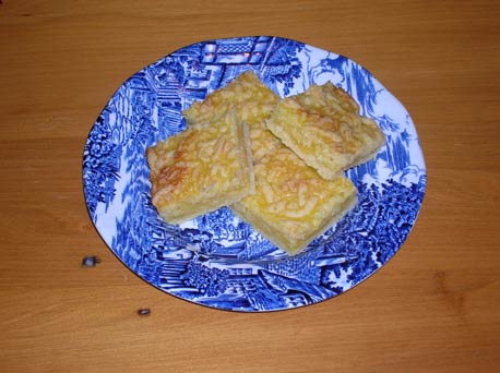 Macadamia nut lemon slice